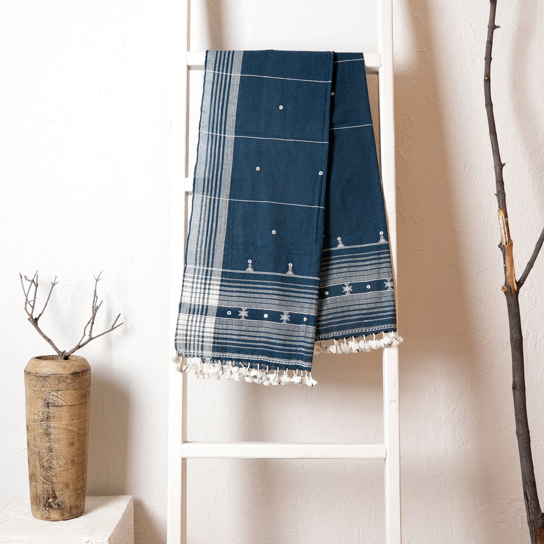 Traditional Kutch Cotton Stole – Handloom Woven in Green & White-213 x 61 cm