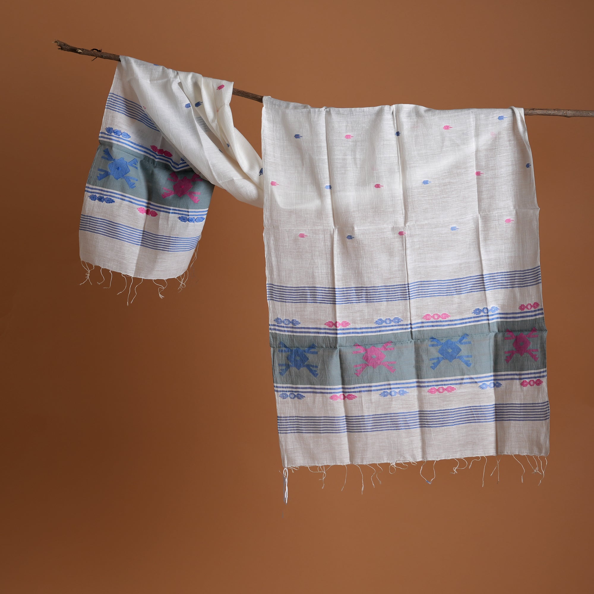 Silk Muslin Jamdani Stole – Luxurious Lightness with Artisanal Weave
