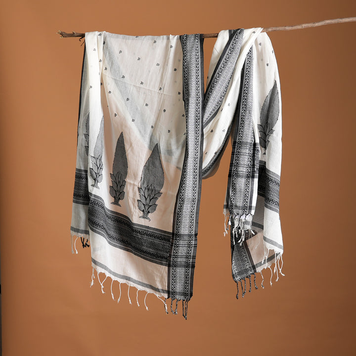 Handwoven Cotton Jamdani Dupatta – White & Black Elegance