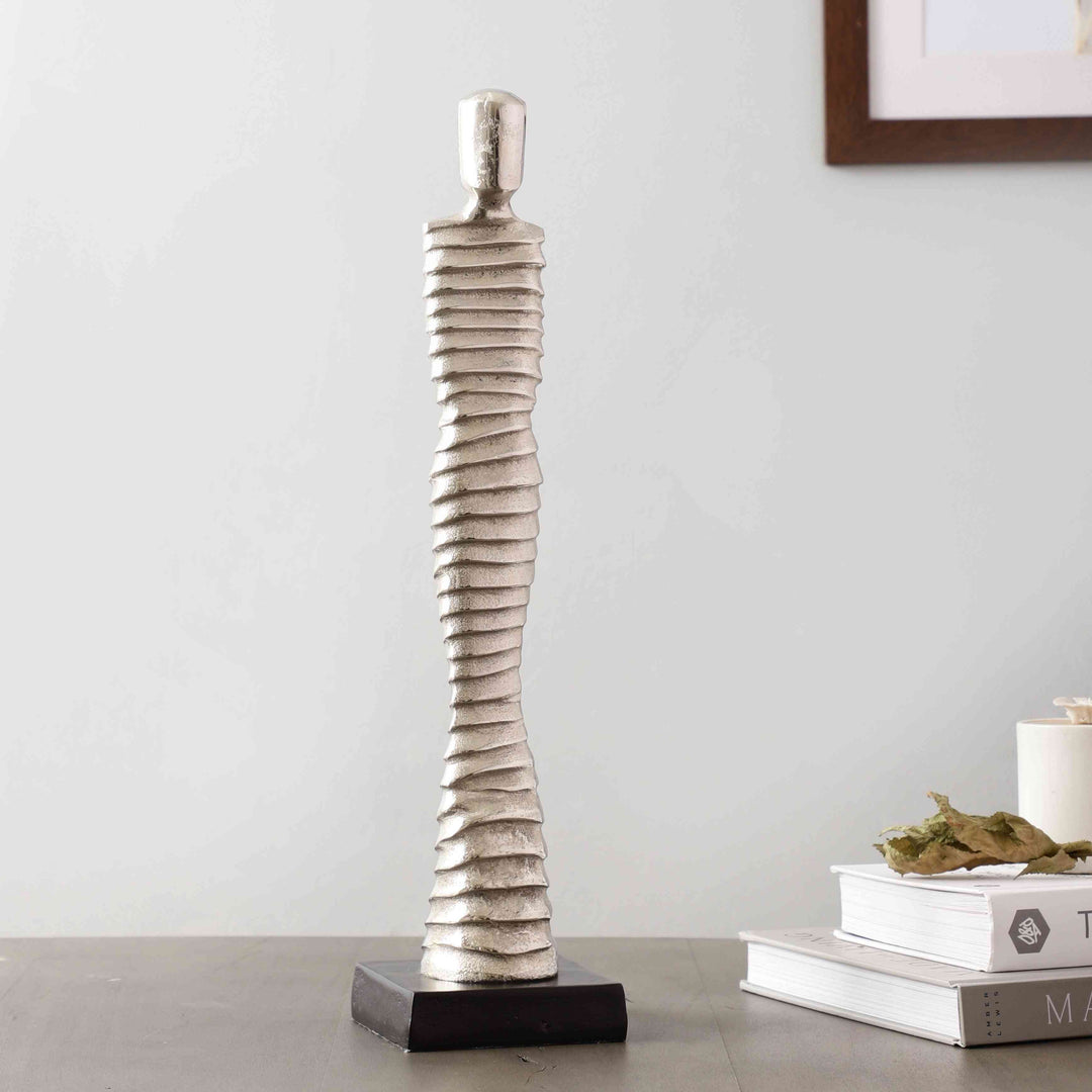 Silver Guardian Regal Sculpture | Opulent Gold Figurine for Modern Decor