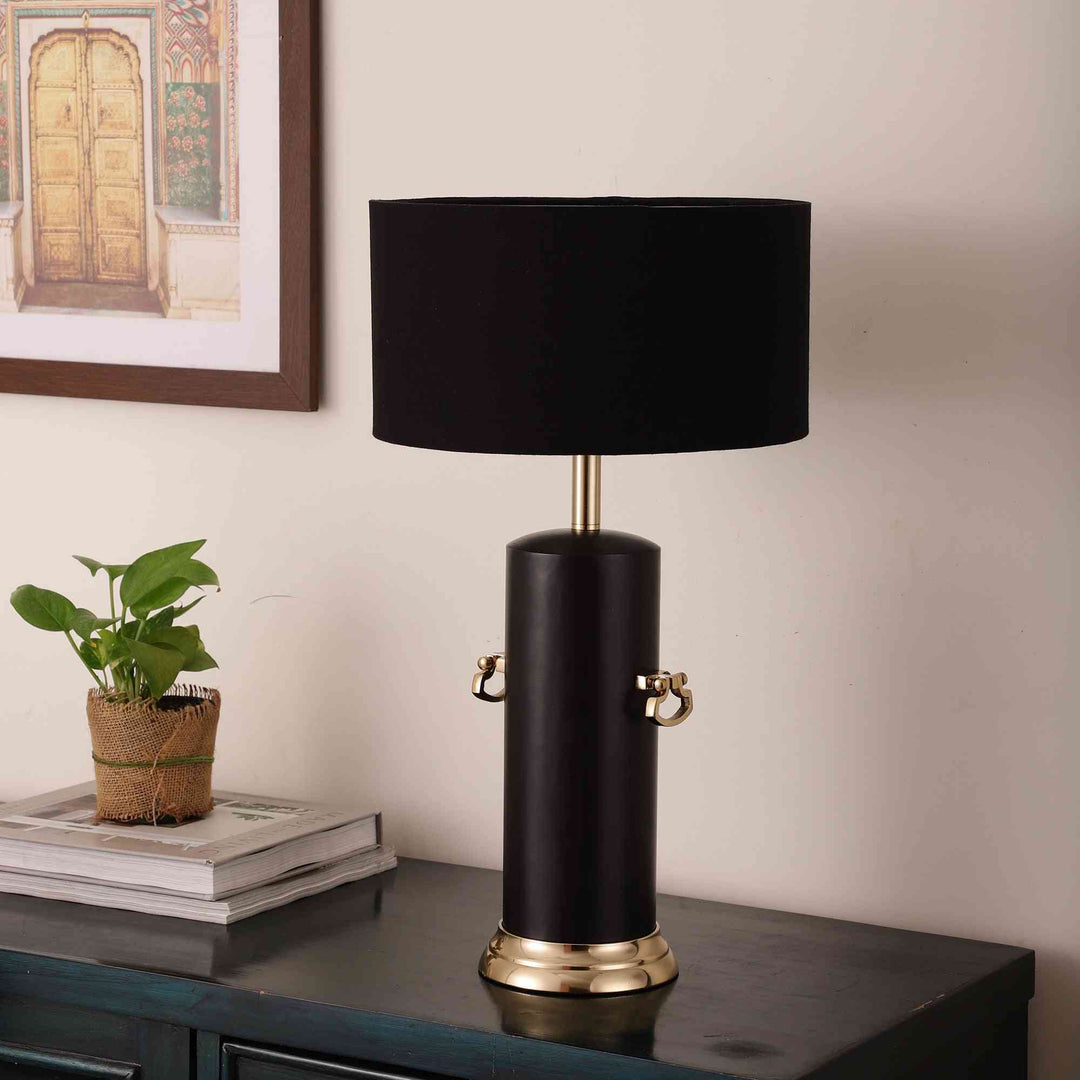 Zenith’S handle table lamp