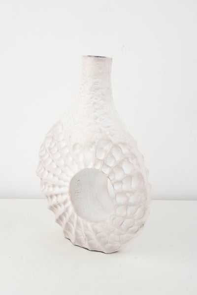 Seashell Serenity Coastal Vase | Elegant Ceramic for Coastal Decor