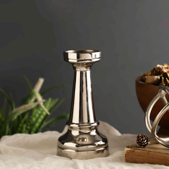 Chessmaster Silver Brilliance | Timeless Decor for Strategic Thinkers