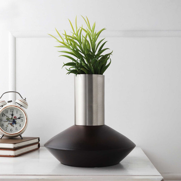 Short Deidra Brass Elegance Vase | Compact Vase for Modern Florals