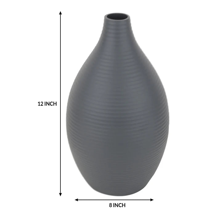 Vesera Enamel Vase – Minimalist Charm in Graphite Black & Pistachio