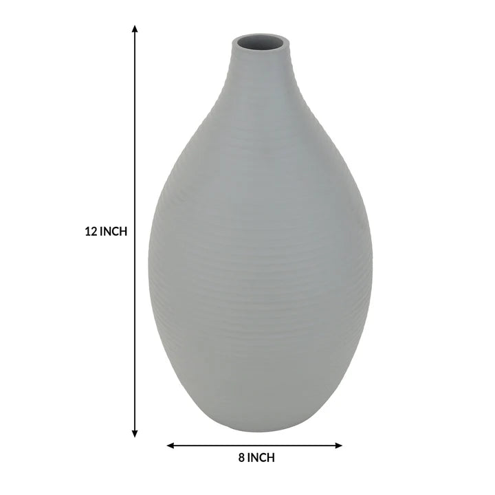 Vesera Enamel Vase – Minimalist Charm in Graphite Black & Pistachio