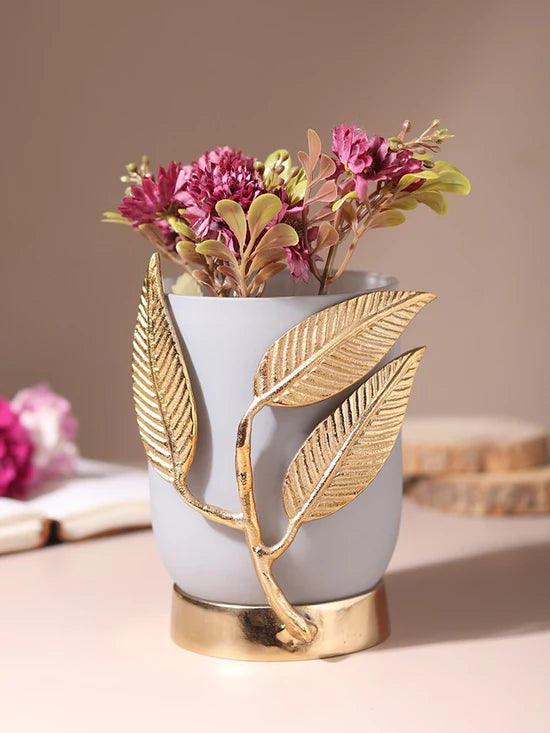 Versaleaf Glass Vase – Versatile Design with Grey & Gold Accents