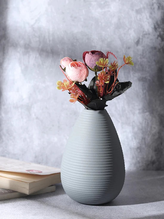 Klova Vase – Nature-Inspired Ceramic Accent in Mint Pistachio & Pink